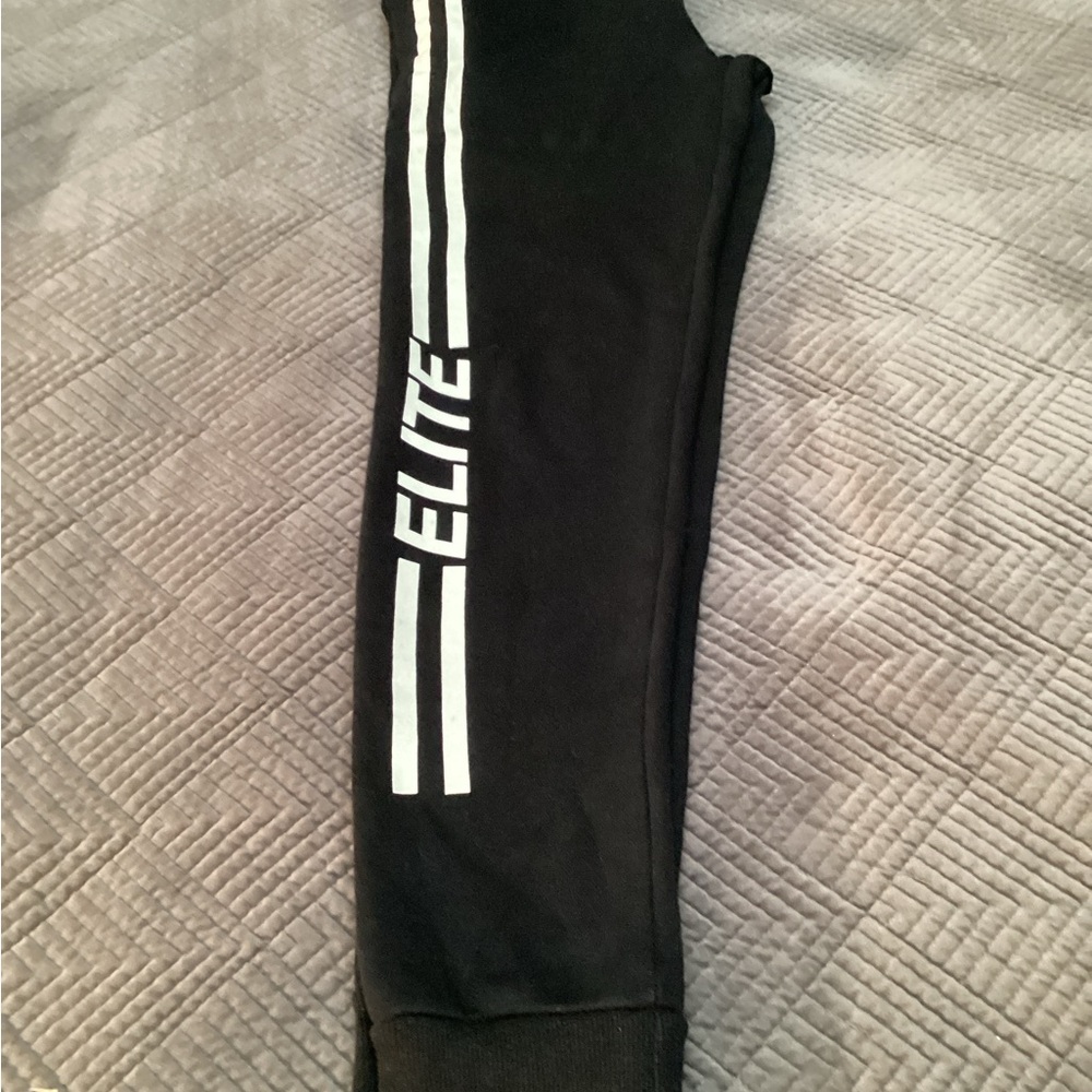 Forever 21 mens  Black Joggers, size S, inseam 30”. 333